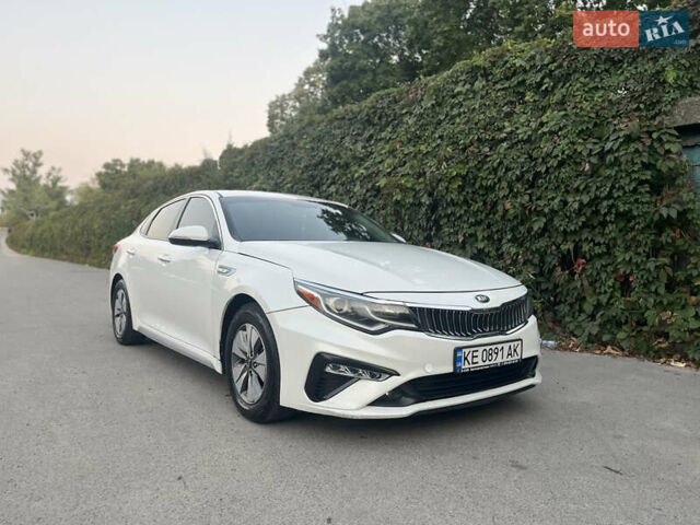 Белый Киа Оптима, объемом двигателя 2 л и пробегом 67 тыс. км за 13400 $, фото 1 на Automoto.ua