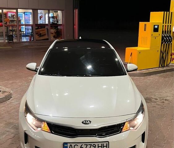 Білий Кіа Оптіма, об'ємом двигуна 2 л та пробігом 210 тис. км за 317 $, фото 1 на Automoto.ua