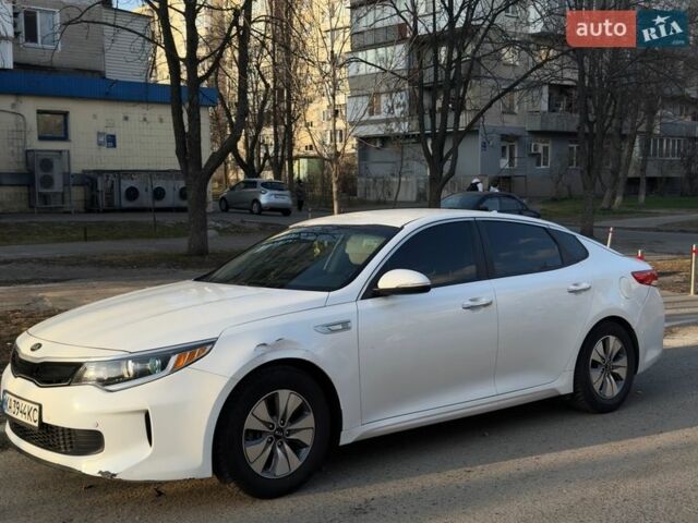 Білий Кіа Оптіма, об'ємом двигуна 2 л та пробігом 134 тис. км за 15500 $, фото 1 на Automoto.ua