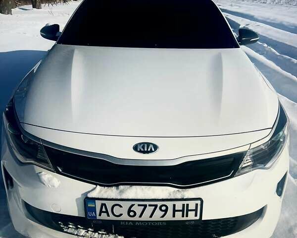 Белый Киа Оптима, объемом двигателя 2 л и пробегом 230 тыс. км за 13000 $, фото 1 на Automoto.ua