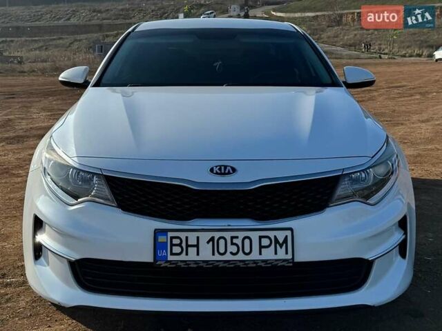 Білий Кіа Оптіма, об'ємом двигуна 2.4 л та пробігом 157 тис. км за 11500 $, фото 1 на Automoto.ua