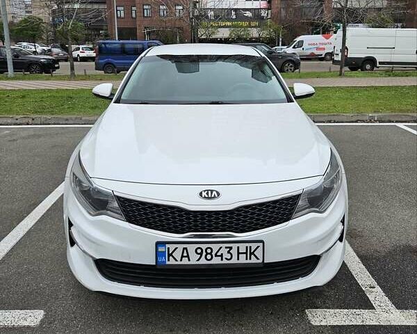 Білий Кіа Оптіма, об'ємом двигуна 2.36 л та пробігом 197 тис. км за 11000 $, фото 1 на Automoto.ua