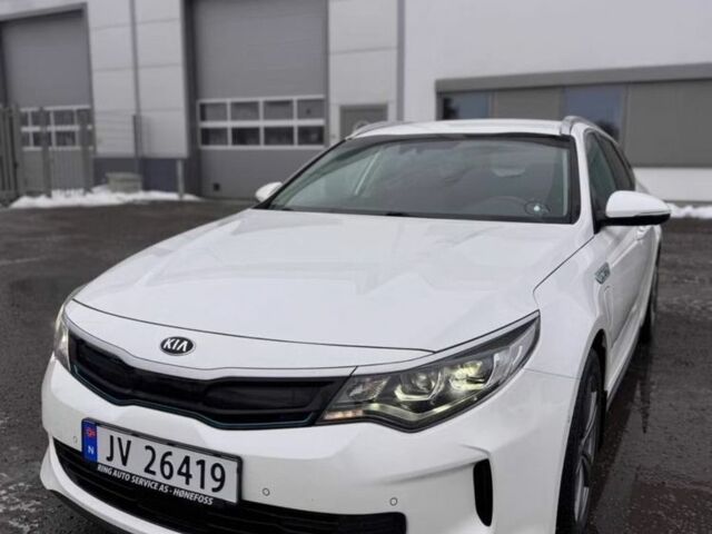 Білий Кіа Оптіма, об'ємом двигуна 0 л та пробігом 124 тис. км за 17200 $, фото 1 на Automoto.ua