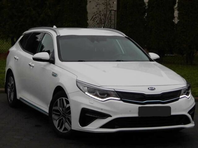 Білий Кіа Оптіма, об'ємом двигуна 0 л та пробігом 158 тис. км за 9999 $, фото 1 на Automoto.ua