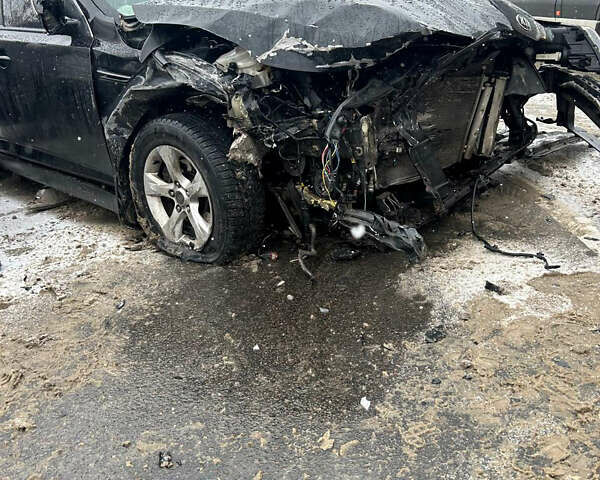 Черный Киа Оптима, объемом двигателя 1.69 л и пробегом 330 тыс. км за 4000 $, фото 1 на Automoto.ua