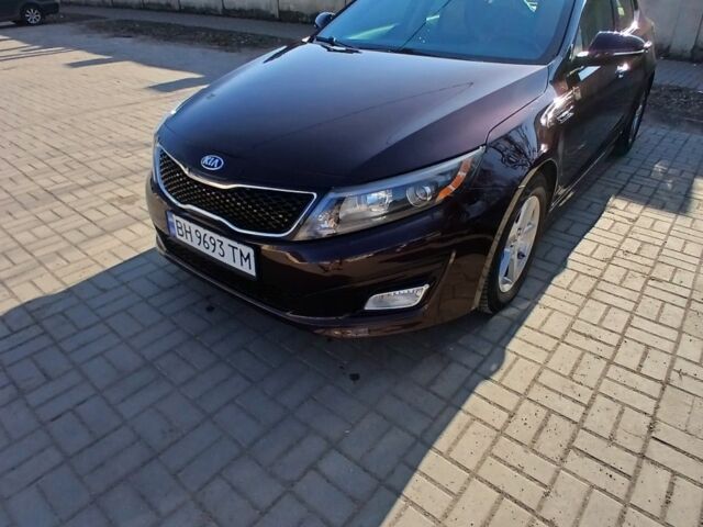 Красный Киа Оптима, объемом двигателя 0 л и пробегом 250 тыс. км за 8800 $, фото 1 на Automoto.ua