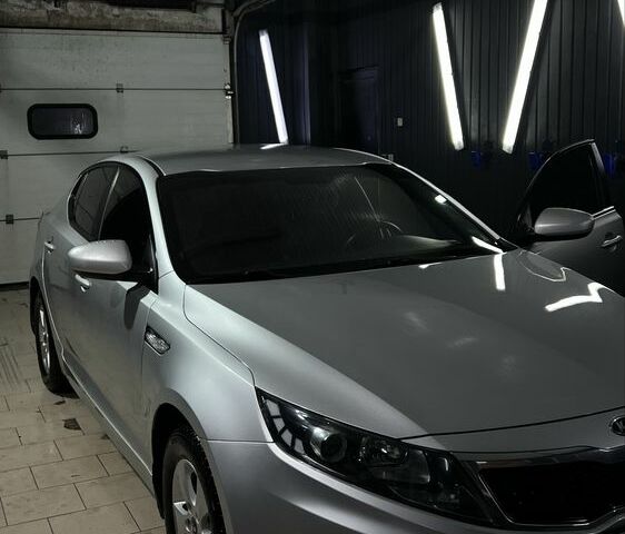 Сірий Кіа Оптіма, об'ємом двигуна 2 л та пробігом 400 тис. км за 8000 $, фото 1 на Automoto.ua