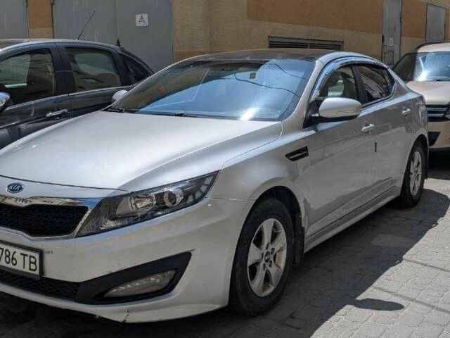 Сірий Кіа Оптіма, об'ємом двигуна 2 л та пробігом 217 тис. км за 8800 $, фото 1 на Automoto.ua