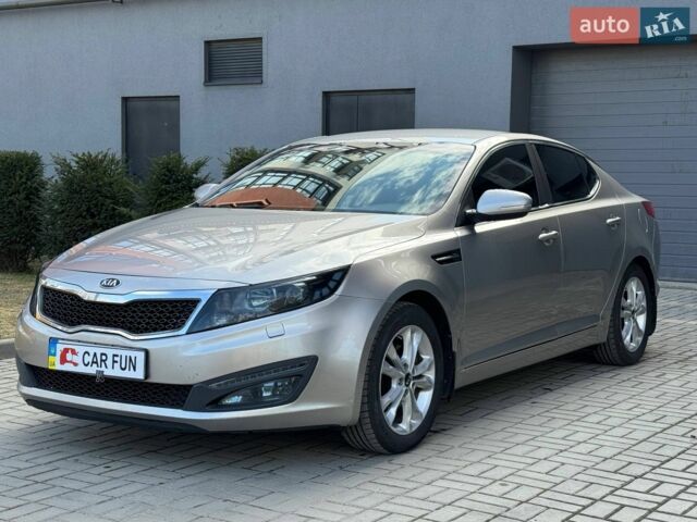 Сірий Кіа Оптіма, об'ємом двигуна 2 л та пробігом 217 тис. км за 8800 $, фото 1 на Automoto.ua