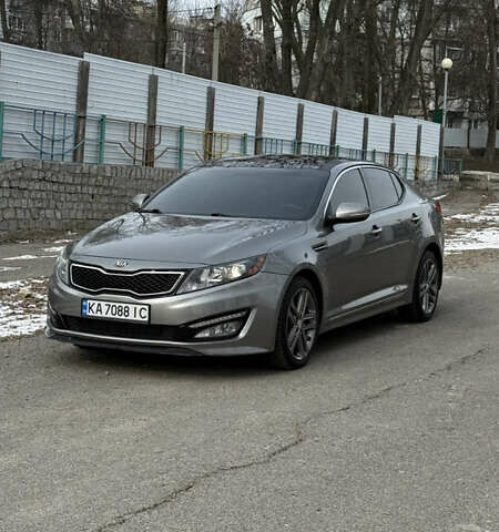 Сірий Кіа Оптіма, об'ємом двигуна 2 л та пробігом 220 тис. км за 8999 $, фото 1 на Automoto.ua
