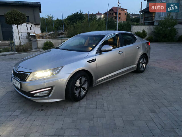 Серый Киа Оптима, объемом двигателя 2 л и пробегом 250 тыс. км за 10000 $, фото 1 на Automoto.ua