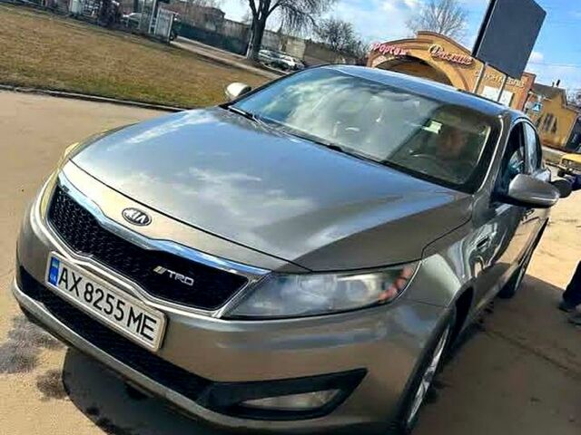 Сірий Кіа Оптіма, об'ємом двигуна 2.4 л та пробігом 0 тис. км за 10000 $, фото 1 на Automoto.ua