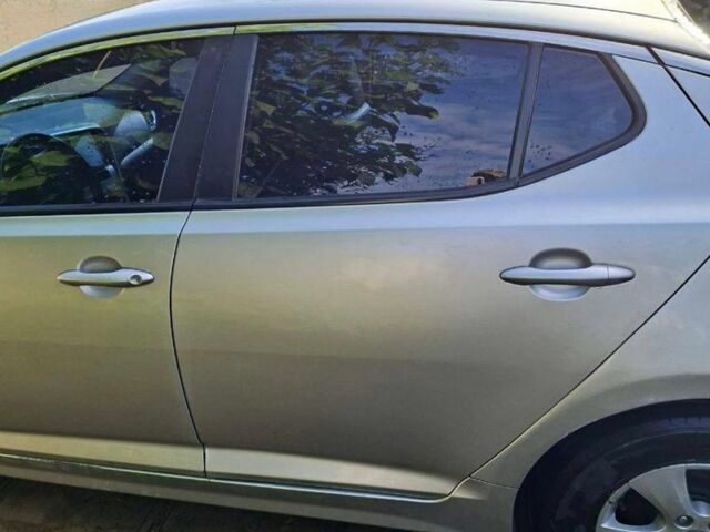 Сірий Кіа Оптіма, об'ємом двигуна 2 л та пробігом 160 тис. км за 3350 $, фото 1 на Automoto.ua