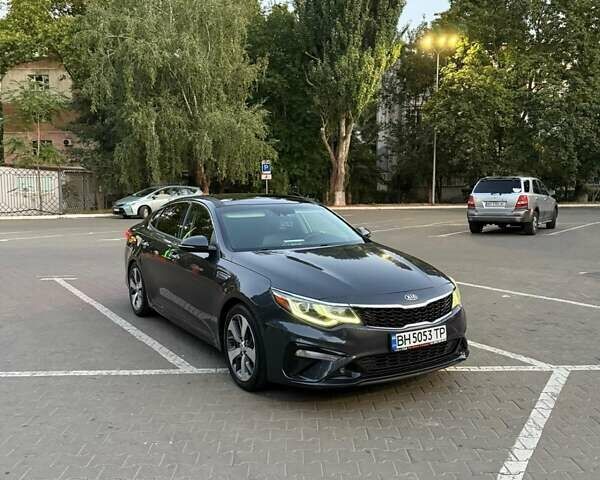 Серый Киа Оптима, объемом двигателя 2.36 л и пробегом 180 тыс. км за 15990 $, фото 1 на Automoto.ua