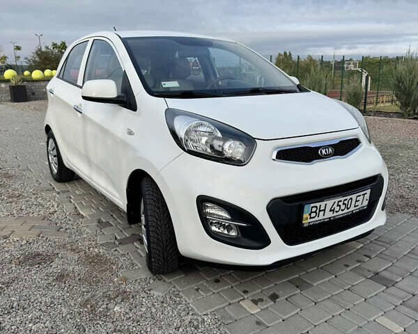 Кіа Піканто 2014 у Южне (Південне) на Automoto.ua Білий Кіа Піканто, об'ємом двигуна 1.2 л та пробігом 92 тис. км за 8300 $, фото 1 на Automoto.ua