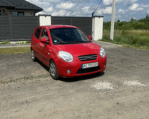 Красный Киа Пиканто, объемом двигателя 1.12 л и пробегом 162 тыс. км за 3800 $, фото 1 на Automoto.ua