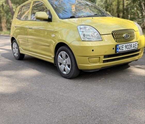 Желтый Киа Пиканто, объемом двигателя 1.1 л и пробегом 153 тыс. км за 4200 $, фото 1 на Automoto.ua
