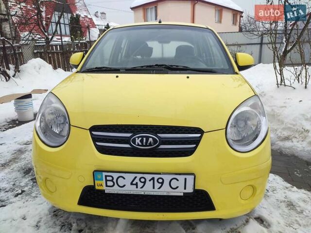 Желтый Киа Пиканто, объемом двигателя 1.1 л и пробегом 154 тыс. км за 4500 $, фото 1 на Automoto.ua