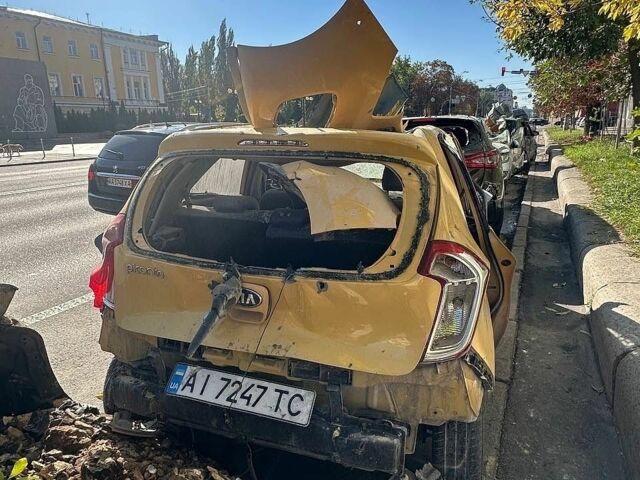Желтый Киа Пиканто, объемом двигателя 1.25 л и пробегом 45 тыс. км за 3000 $, фото 1 на Automoto.ua