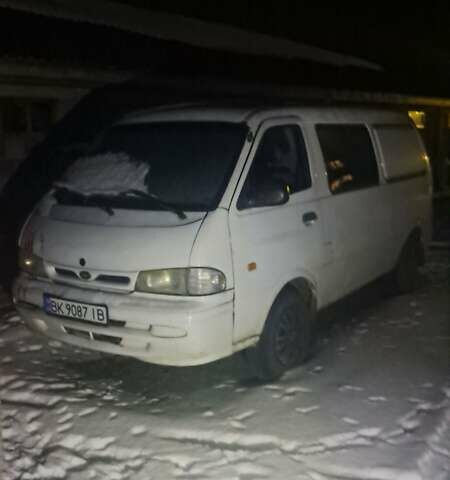 Белый Киа Преджио, объемом двигателя 2.7 л и пробегом 100 тыс. км за 1300 $, фото 1 на Automoto.ua