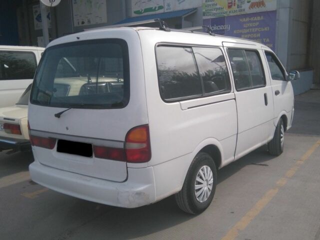 Белый Киа Преджио, объемом двигателя 3 л и пробегом 300 тыс. км за 1140 $, фото 1 на Automoto.ua