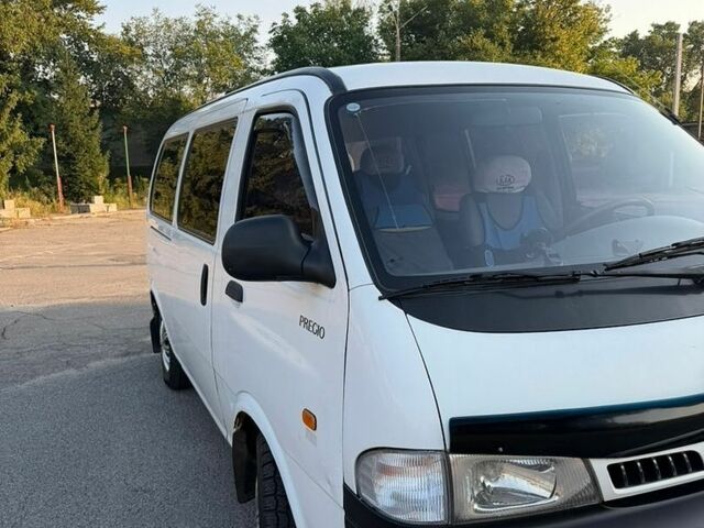 Белый Киа Преджио, объемом двигателя 2.67 л и пробегом 332 тыс. км за 3500 $, фото 1 на Automoto.ua