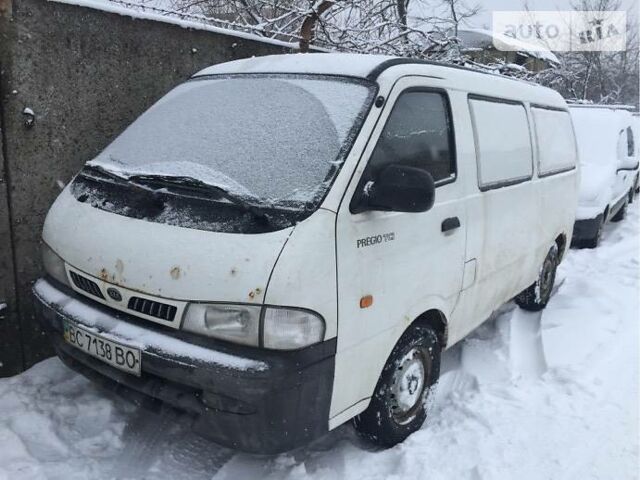 Білий Кіа Преджіо пас., об'ємом двигуна 2.5 л та пробігом 300 тис. км за 1400 $, фото 1 на Automoto.ua