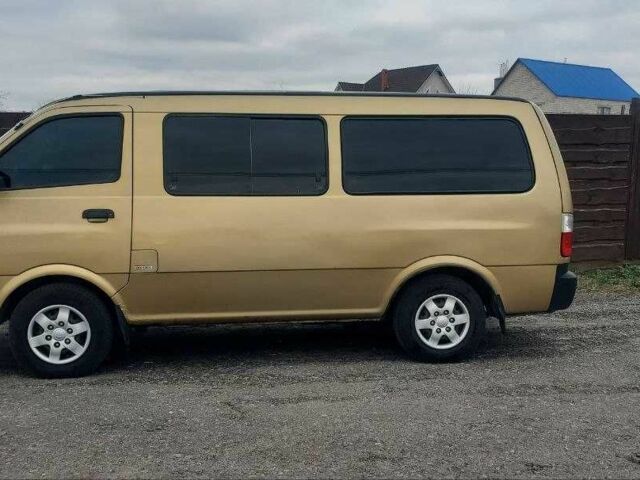 Жовтий Кіа Преджіо, об'ємом двигуна 2.5 л та пробігом 430 тис. км за 5100 $, фото 1 на Automoto.ua