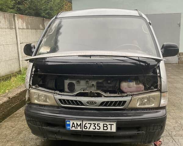 Сірий Кіа Преджіо, об'ємом двигуна 2.48 л та пробігом 200 тис. км за 2000 $, фото 1 на Automoto.ua