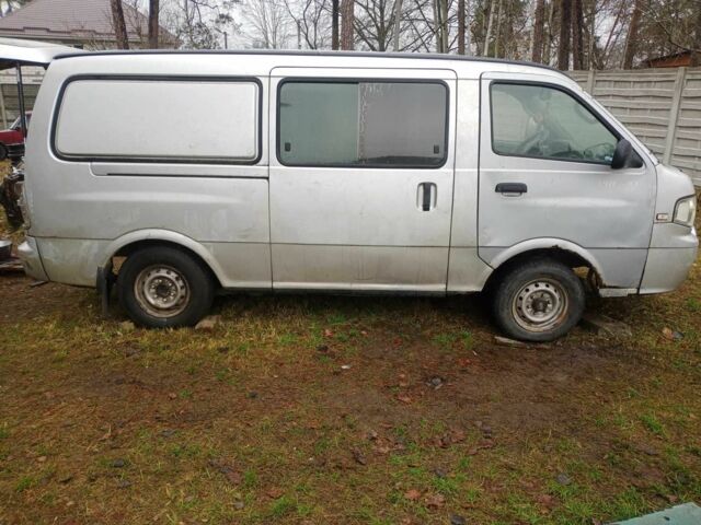 Серый Киа Преджио, объемом двигателя 2.7 л и пробегом 1000 тыс. км за 596 $, фото 1 на Automoto.ua