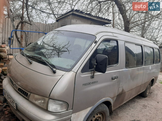 Серый Киа Преджио, объемом двигателя 3 л и пробегом 327 тыс. км за 2000 $, фото 1 на Automoto.ua