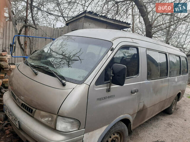 Серый Киа Преджио, объемом двигателя 3 л и пробегом 327 тыс. км за 2000 $, фото 1 на Automoto.ua