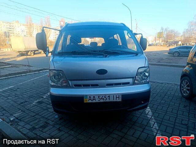 Сірий Кіа Преджіо, об'ємом двигуна 2.7 л та пробігом 211 тис. км за 4800 $, фото 1 на Automoto.ua