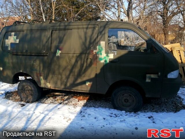 Зеленый Киа Преджио, объемом двигателя 2.7 л и пробегом 270 тыс. км за 1400 $, фото 1 на Automoto.ua