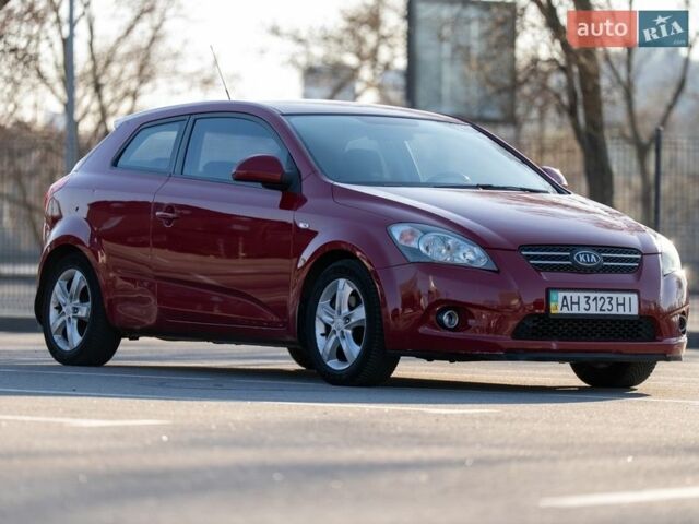 Червоний Кіа Про Сід, об'ємом двигуна 1.6 л та пробігом 232 тис. км за 4200 $, фото 1 на Automoto.ua