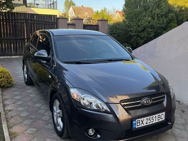 Серый Киа Про Сид, объемом двигателя 1.6 л и пробегом 153 тыс. км за 7300 $, фото 1 на Automoto.ua