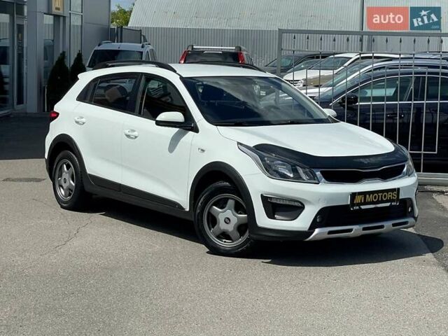 Білий Кіа Rio X-Line, об'ємом двигуна 1.6 л та пробігом 99 тис. км за 12600 $, фото 1 на Automoto.ua