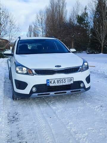 Белый Киа Rio X-Line, объемом двигателя 1.6 л и пробегом 105 тыс. км за 14800 $, фото 1 на Automoto.ua
