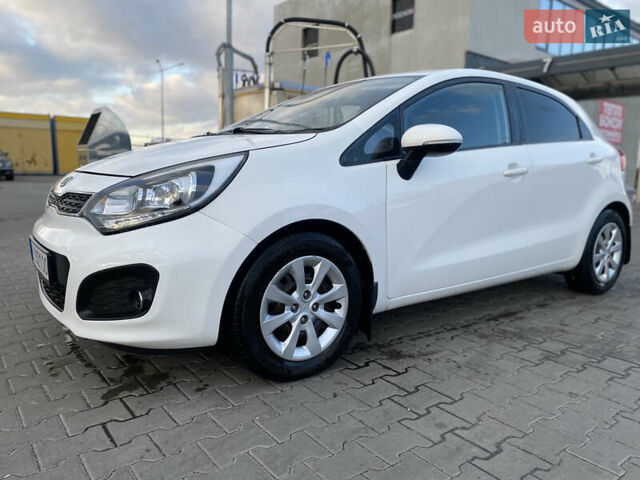 Білий Кіа Ріо, об'ємом двигуна 1.1 л та пробігом 204 тис. км за 6800 $, фото 1 на Automoto.ua