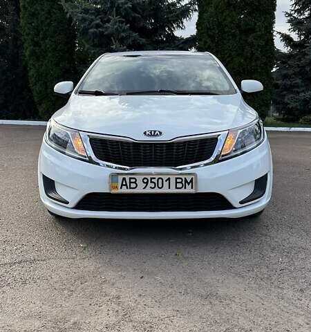 Білий Кіа Ріо, об'ємом двигуна 1.4 л та пробігом 128 тис. км за 8000 $, фото 1 на Automoto.ua
