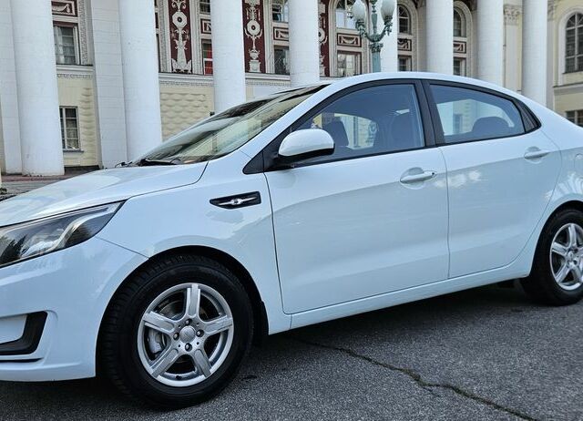 Белый Киа Рио, объемом двигателя 1.4 л и пробегом 105 тыс. км за 6300 $, фото 1 на Automoto.ua