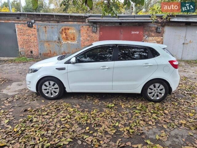 Білий Кіа Ріо, об'ємом двигуна 1.6 л та пробігом 127 тис. км за 8650 $, фото 1 на Automoto.ua