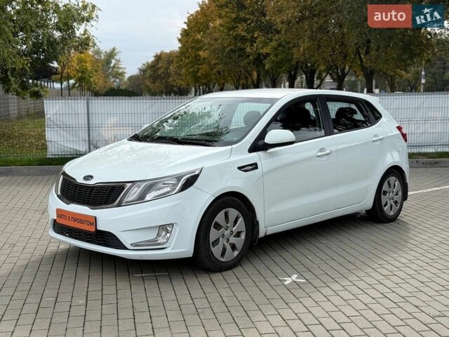 Білий Кіа Ріо, об'ємом двигуна 1.6 л та пробігом 99 тис. км за 8700 $, фото 1 на Automoto.ua