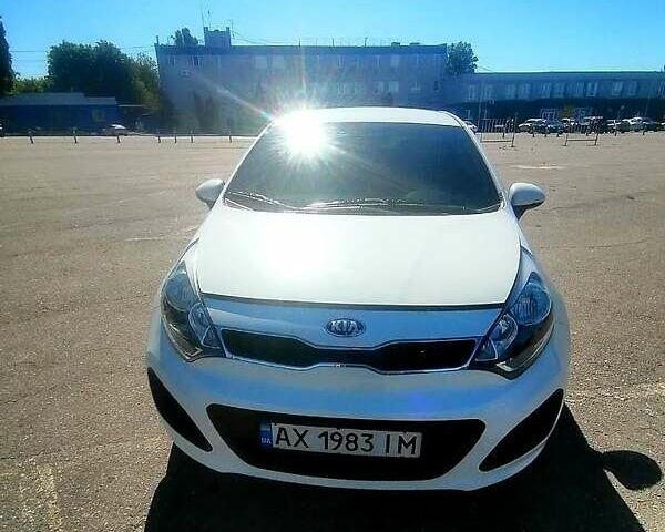 Белый Киа Рио, объемом двигателя 1.1 л и пробегом 80 тыс. км за 6200 $, фото 1 на Automoto.ua