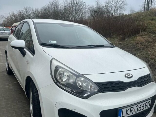 Белый Киа Рио, объемом двигателя 0 л и пробегом 190 тыс. км за 5000 $, фото 1 на Automoto.ua
