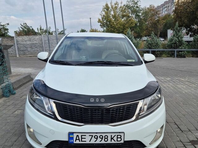 Белый Киа Рио, объемом двигателя 1.4 л и пробегом 82 тыс. км за 8000 $, фото 1 на Automoto.ua