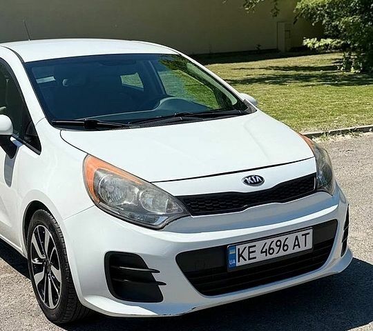 Белый Киа Рио, объемом двигателя 1.59 л и пробегом 101 тыс. км за 8850 $, фото 1 на Automoto.ua