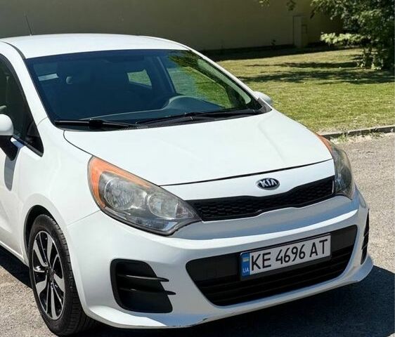 Білий Кіа Ріо, об'ємом двигуна 1.6 л та пробігом 101 тис. км за 8500 $, фото 1 на Automoto.ua