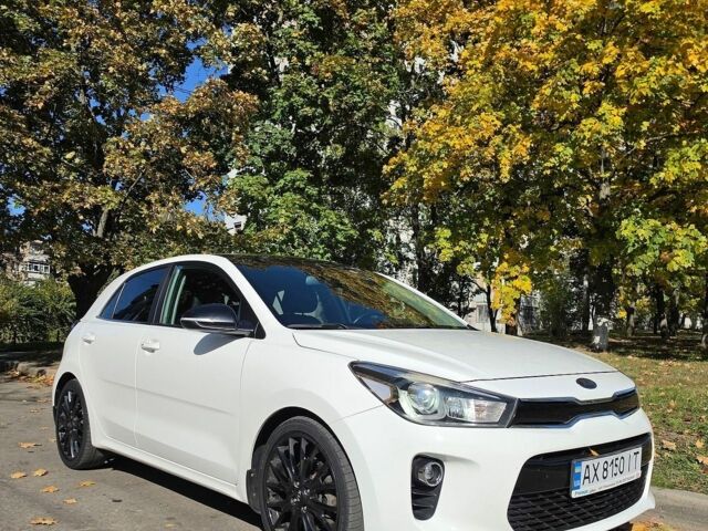 Білий Кіа Ріо, об'ємом двигуна 1.37 л та пробігом 105 тис. км за 13000 $, фото 1 на Automoto.ua
