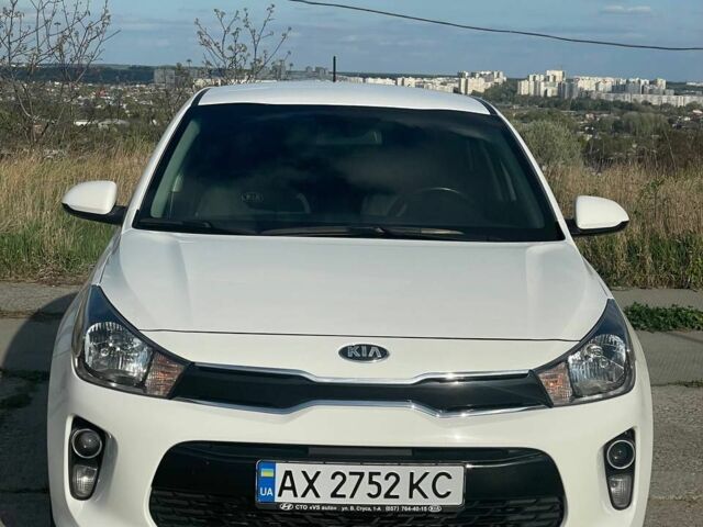 Белый Киа Рио, объемом двигателя 1.25 л и пробегом 69 тыс. км за 8500 $, фото 1 на Automoto.ua